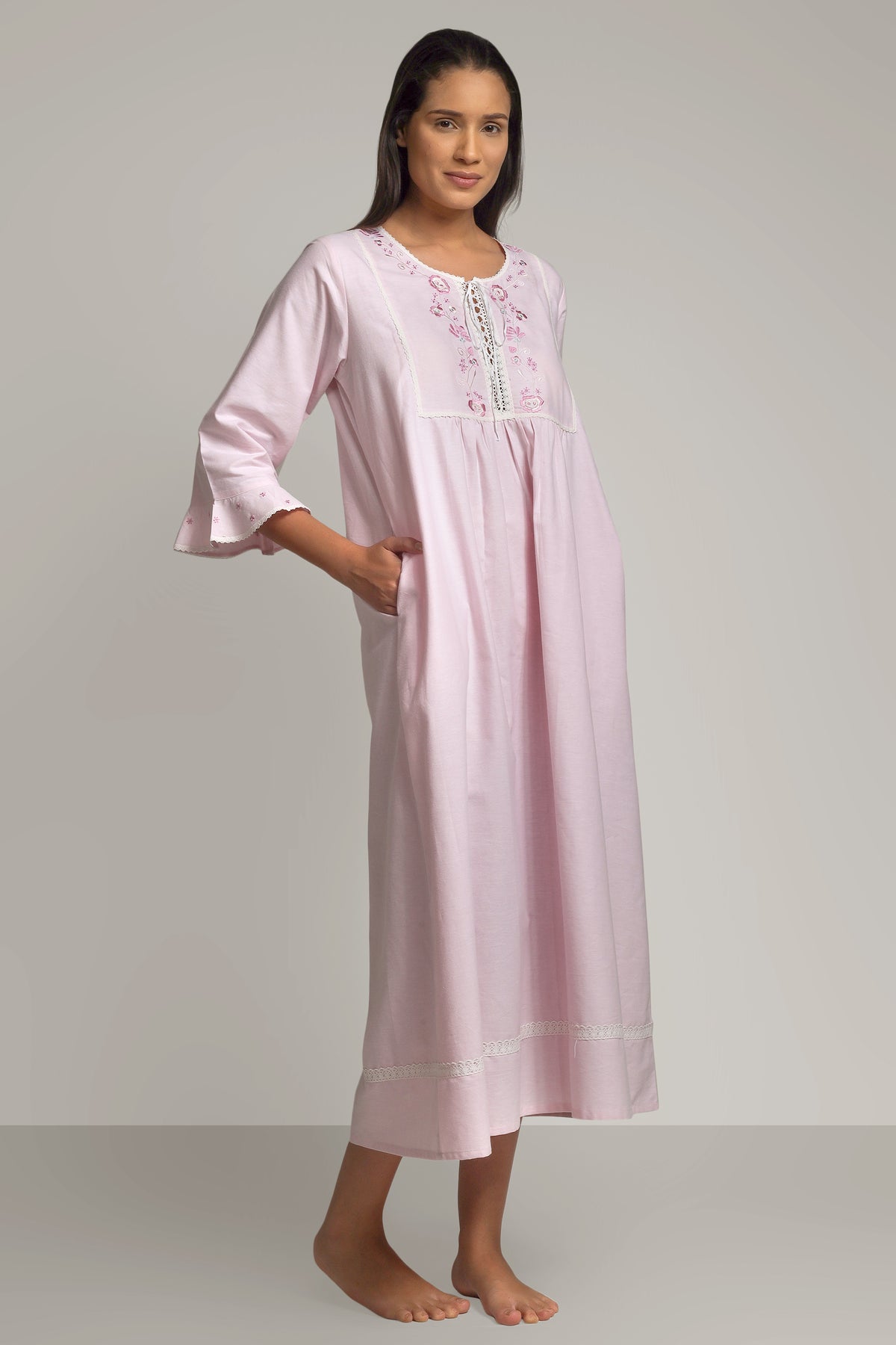 Josee, Nightdress