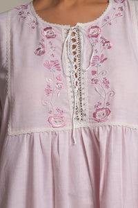 Josee, Nightdress