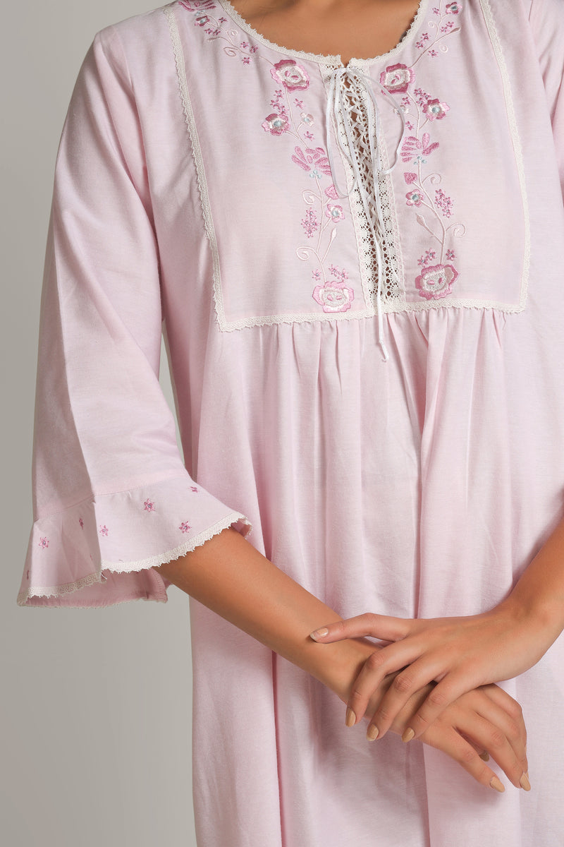 Josee, Nightdress