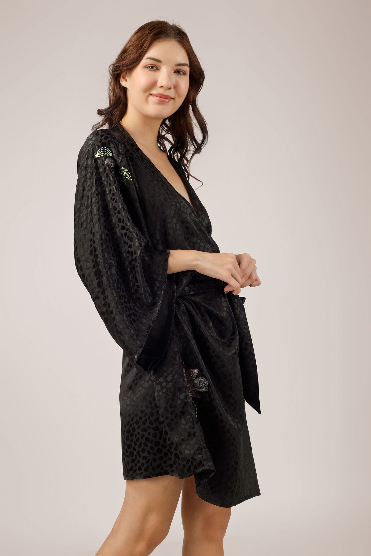 Lola, Dressing Gown/Robe