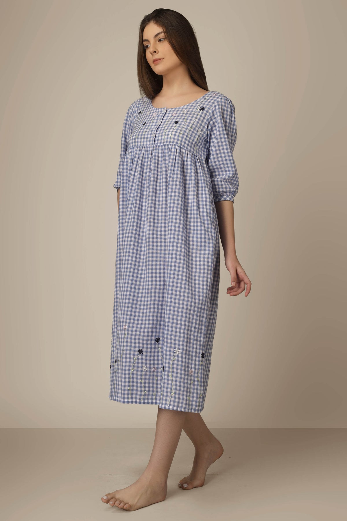 Daisy, Dress