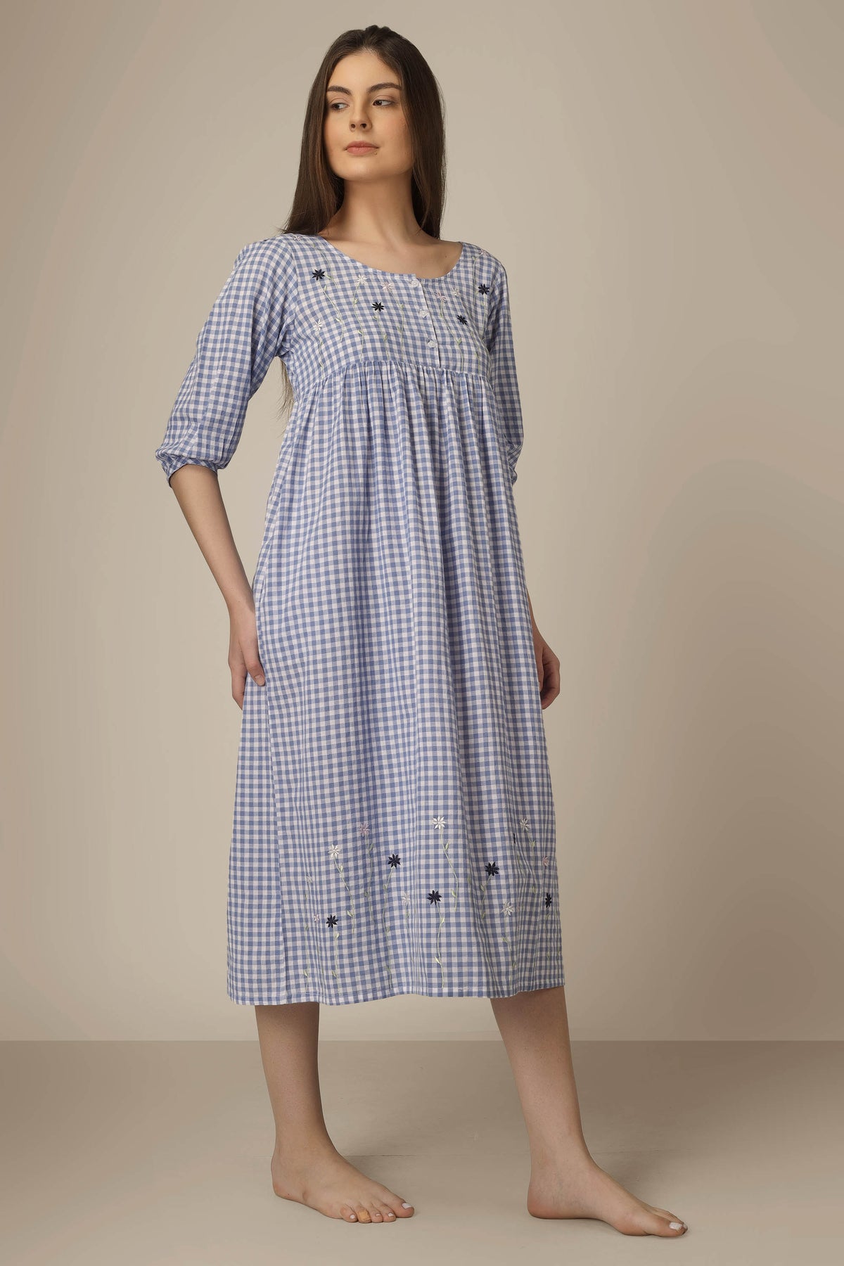 Daisy, Dress