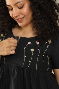Daisy, Dress