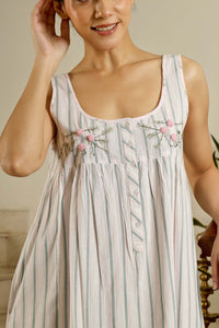 Kate, Dress