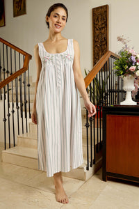 Kate, Dress