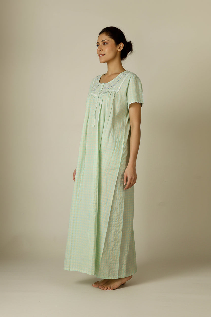 Rene, Nightdress