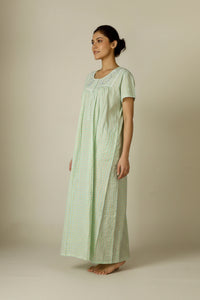 Rene, Nightdress