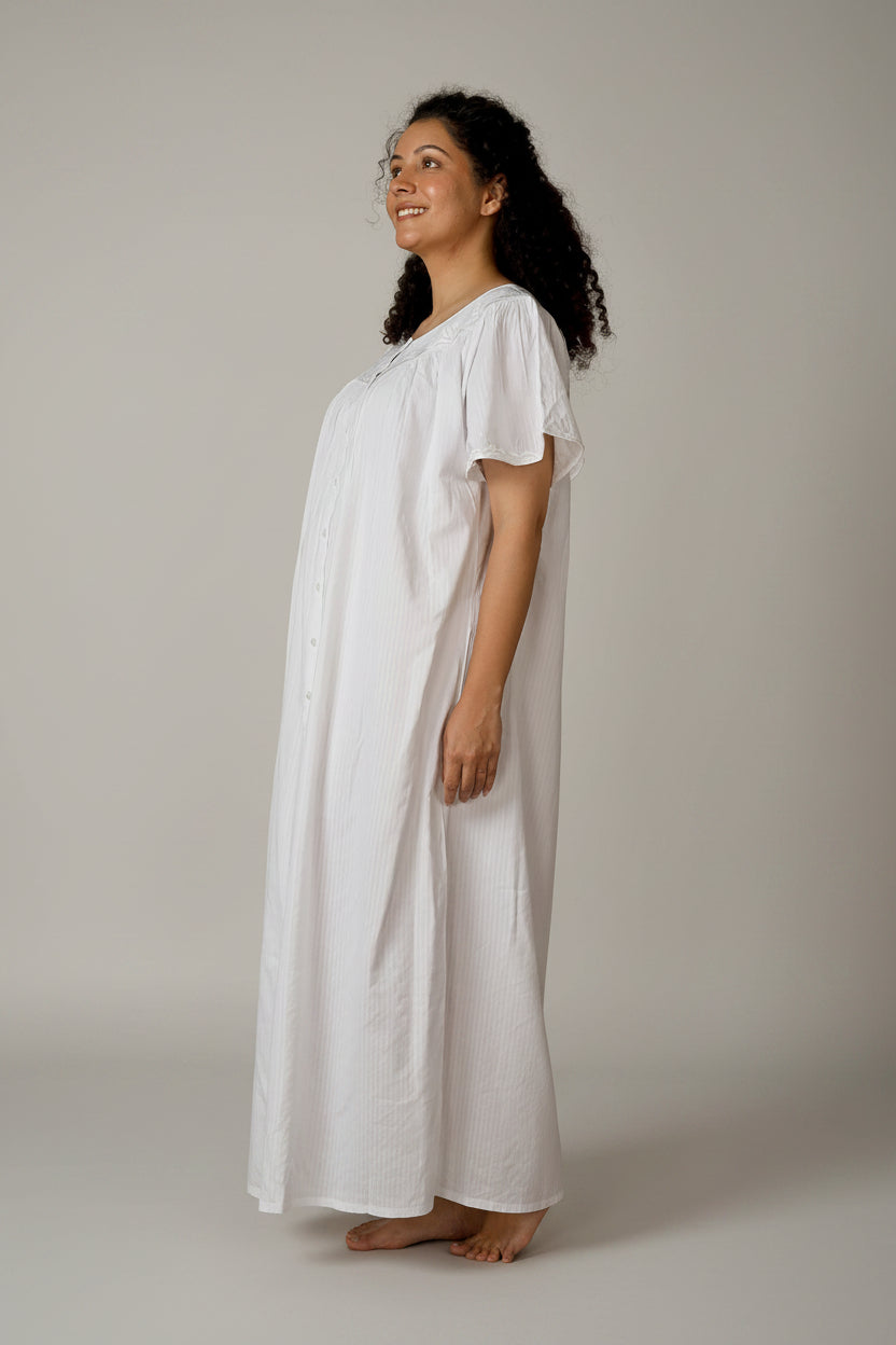 Tessa, Nightdress
