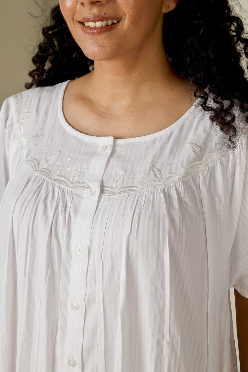Tessa, Nightdress