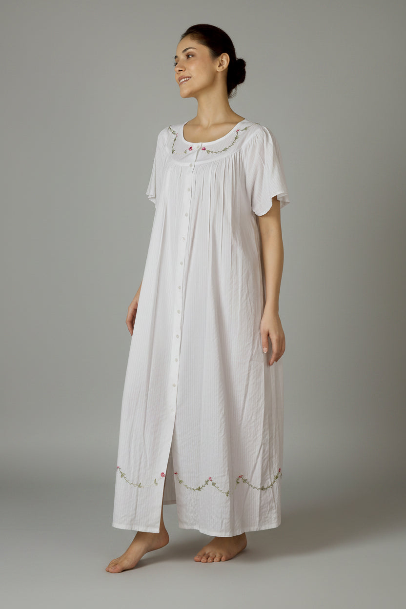 Pregita, Nightdress