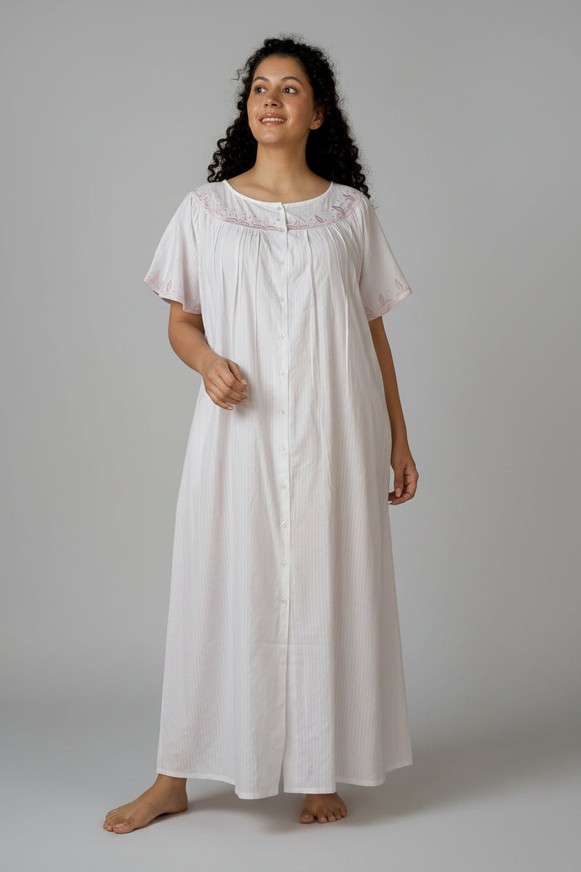 Tessa, Nightdress