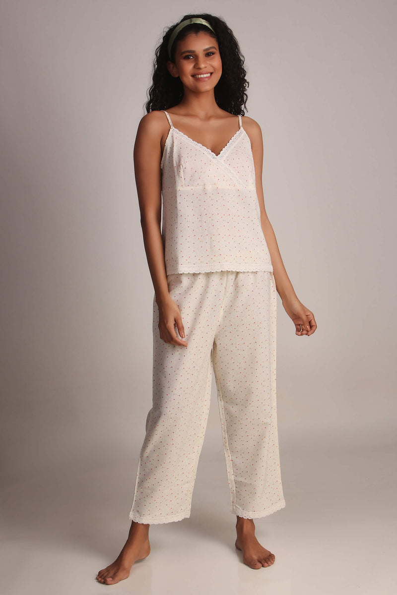 Edwina, Set