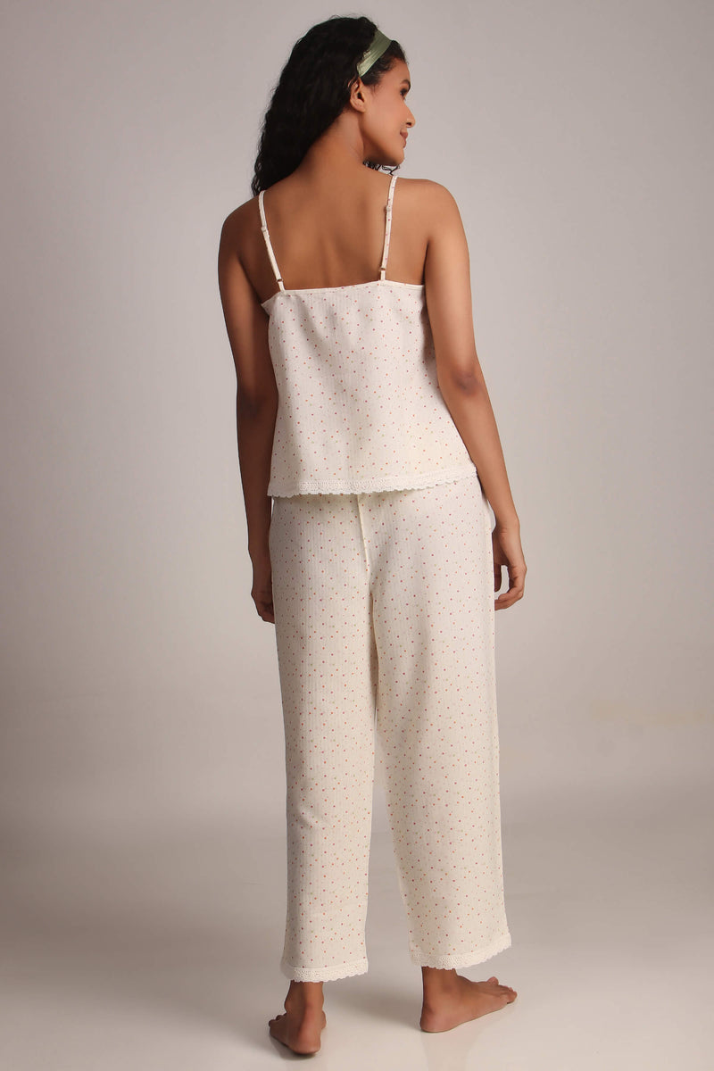Edwina, Set