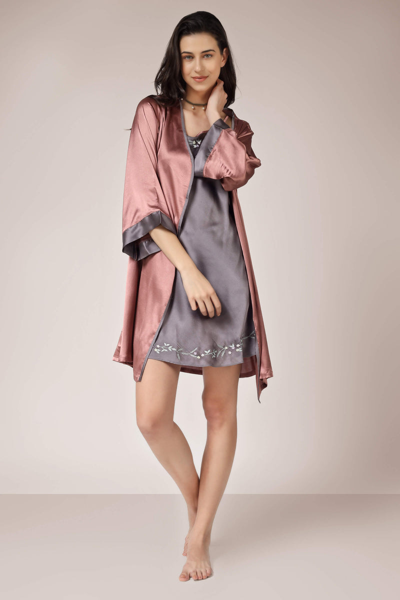Evelyn, Dress