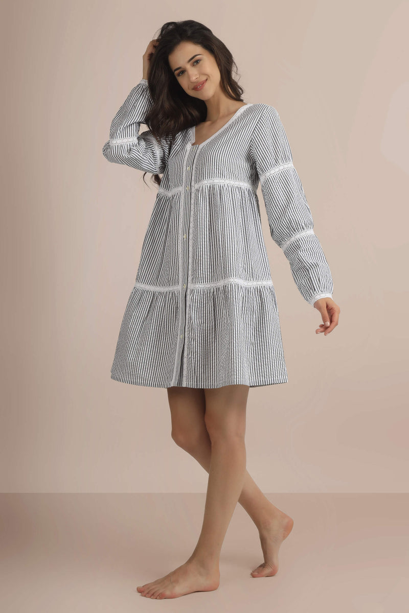 Fio, Dress
